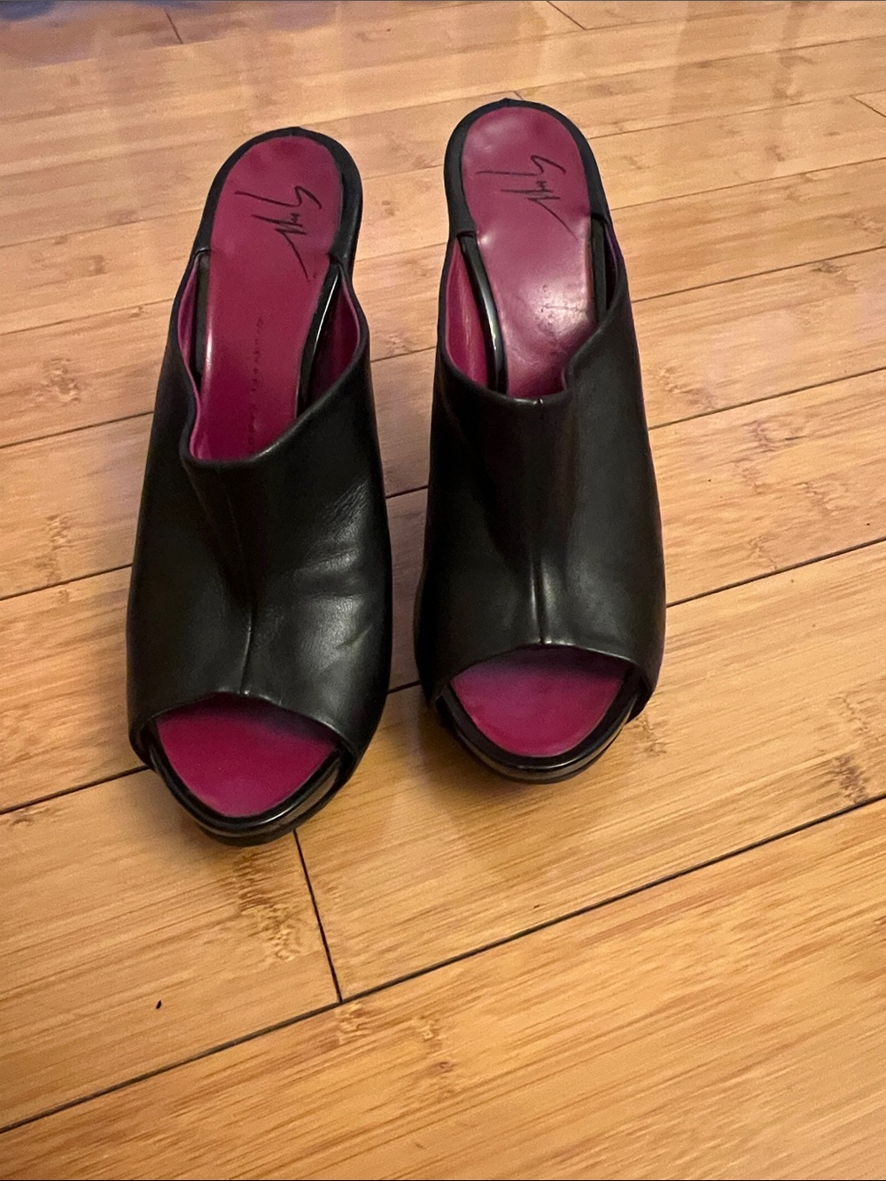Giuseppe Zanotti Black Leather Peep-Toe Mule with Magenta Insole